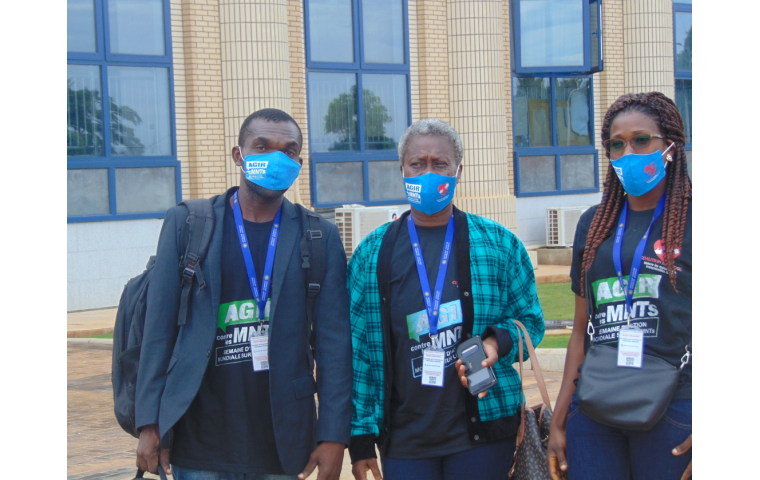 Equipe de Coalition MNT Togo en visite au siège de l'Assemblée Nationale du Togo /  MNT Togo Coalition team visiting the headquarters of the National Assembly of Togo