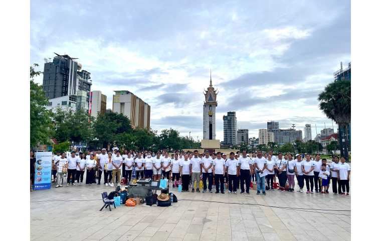 The picture presented the whole group of participants who joined on the NCD Awareness Campaign at WatBotumVattey Park in Phnom Penh