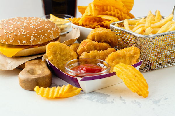 Fried and other fast food © Shutterstock