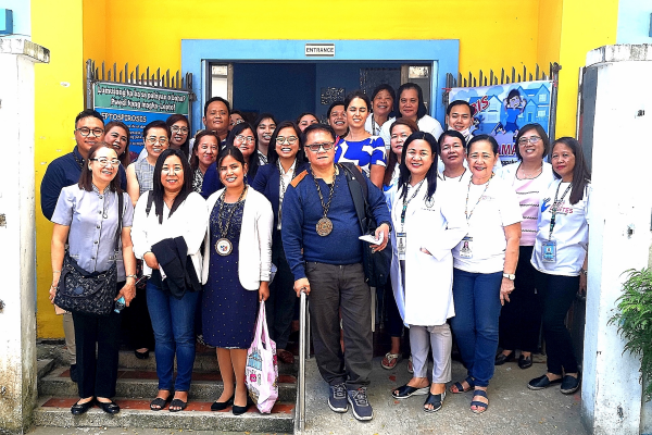 Photo: The Better Health Programme in the Philippines and representatives from the UK embassy visit Barangay Health Station Mental Health Service Providers. (Photo credit: Rogelio Ilagan)